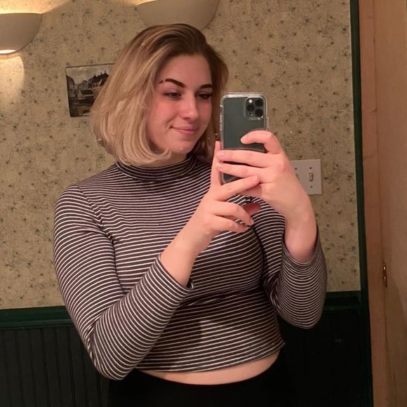 Meet your Posher, Carly - Picture 1 of 1